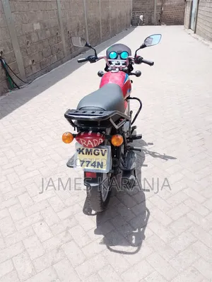 Bajaj Boxer 125 2025 Red