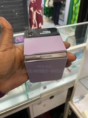 Samsung Galaxy Z Flip4 128GB Purple