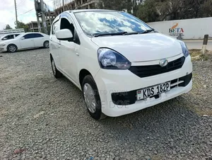 Daihatsu Mira 2017 Nyeupe