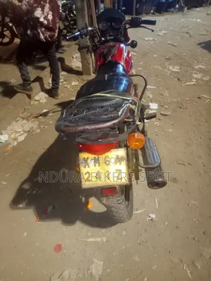 Bajaj Boxer 125 2023 Nyekundu