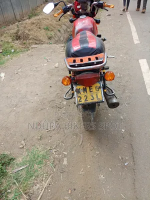 Bajaj Boxer 150 UG 2018 Nyekundu