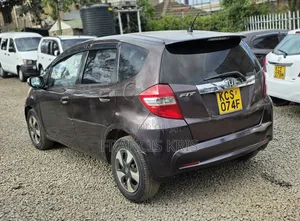 Honda Fit 2011 Kahawia