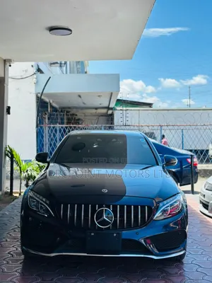 Mercedes-Benz C200 2018 Nyeusi