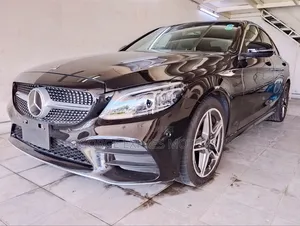 Mercedes-Benz C200 2020 Nyeusi ya Matt