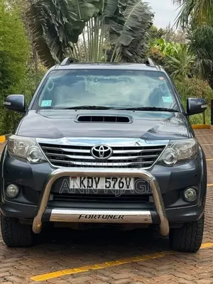 Toyota Fortuner 2013 Bluu