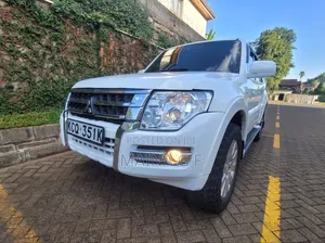 Mitsubishi Pajero 3.2 Di-DC GLS 2011 White