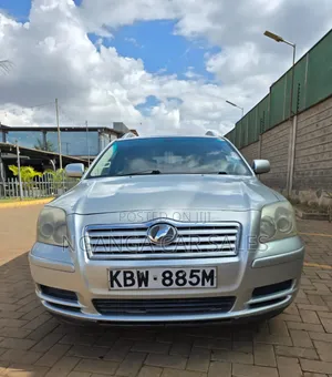 Toyota Avensis 2006 Nyeupe