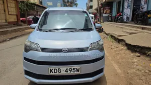 Toyota Spade 2014 Bluu