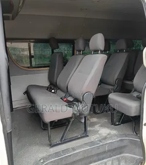 Toyota HiAce 2012 - 7 Seater Bus
