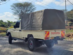 Toyota Land Cruiser Pickup 2014 Brown
