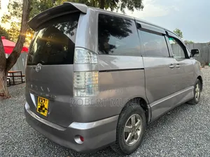 Toyota Voxy 2007 Silver
