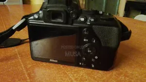 Nikon D3500 Kamera ya DSLR