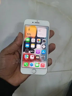 Apple iPhone 7 128GB Nyeupe