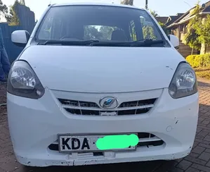 Daihatsu Mira 2013 Nyeupe