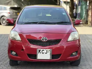 Toyota Belta 2009 Nyekundu