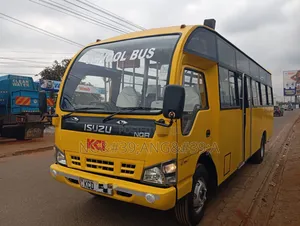 Isuzu NQR Bus 2015 Yellow