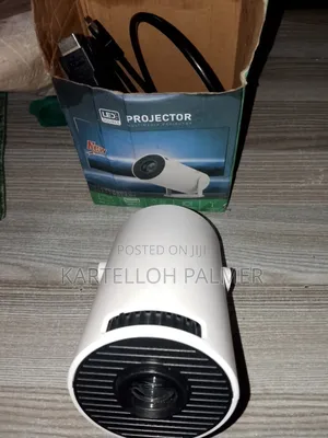 HY300 Mini LED Projector