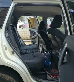 Toyota RAV4 2010 Pearl