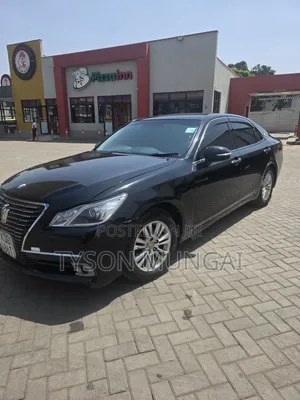 Toyota Crown 2014 Nyeusi