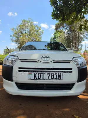 Toyota Succeed 2018 Nyeupe
