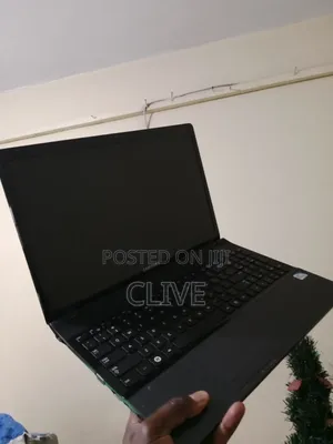Laptop Samsung NP300E5Z 2GB RAM, 500GB HDD
