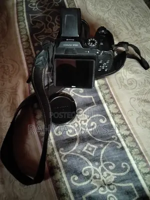 Nikon B500 Kamera ya Dijitali