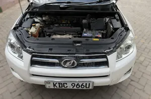 Toyota RAV4 2014 Nyeupe