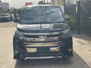 Toyota Noah 2.0 FWD (Viti 7) 2019 Nyeusi