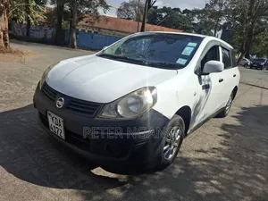 Nissan Advan 2013 Nyeupe