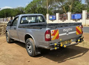 Isuzu D-MAX 2012 Beige