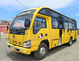 Isuzu NQR 2016 - Yellow