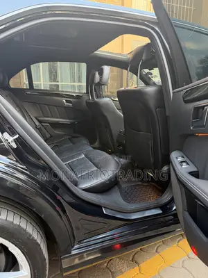 Mercedes-Benz E250 2012 Nyeusi
