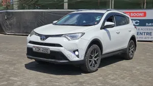 Toyota RAV4 2015 Nyeupe