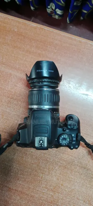 Canon EOS Rebel T5i Kamera ya DSLR