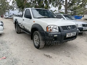 Nissan Hardbody 2000i 2006 Nyeupe