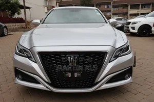 Toyota Crown S Model 2019 Silver