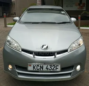 Toyota Wish 2010 Nyeupe