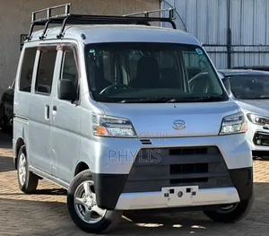 Daihatsu Mira Cargo 2020 Nyeupe