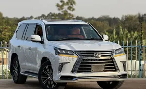 Lexus LX 570 2019 White