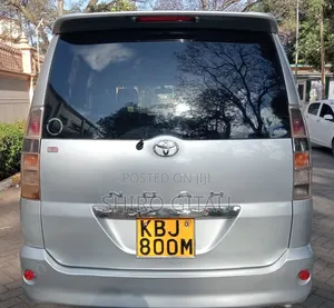 Toyota Noah 2.0 FWD 2002 (8 Seater)