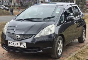 Honda Fit Automatic 2010 Nyeusi