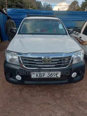 Toyota Hilux 2.5 D-4D SRX 2011 Nyeupe