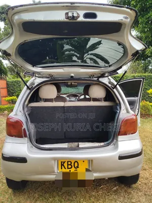 Toyota Vitz 2005 Nyeupe