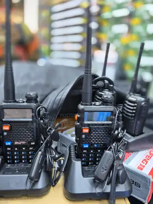Baofeng UV-5R Dual Band Radio Set with Earpieces