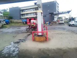 Kituo cha Petrol Kinachopangishwa - Eneo la Kabarak