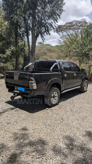 Toyota Hilux 3.0 D-4D Double Cab 4x4 Raider 2007 Nyeusi