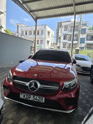 Mercedes-Benz GLC250 Sport Utility 4-Door (2.0L Turbo)