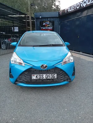Toyota Vitz 1.0 FWD 5dr 2018 Bluu