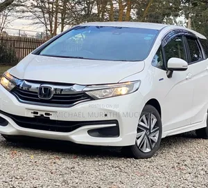 Honda Fit Shuttle Hybrid 2019 Nyeupe