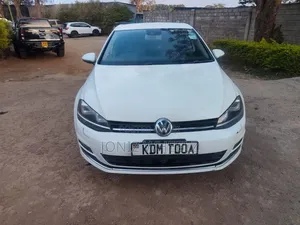 2016 Volkswagen Golf TSI S 4-Door FWD White